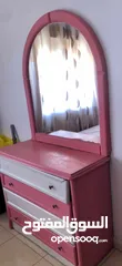  2 تخت مع كومدينة وتواليت بدي ابيعهم التواصل واتس