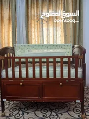  1 تخت بيبي جميل