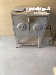  2 عده مطعم للبيع  كامله للبيع بسعر حرق