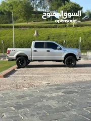  2 Ford F-150 FX4 2019