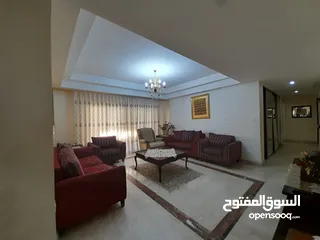  18 شقة طابقيه ( معلقه مستوى الشارع ) فارغة في دير غبار للبيع  ref : 14182