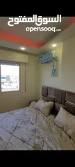  8 شقة مفروشه مساحات مختلفه عمارة عائليه منطقه حيويه على شارع البترا مباشره بجانب كافيه بلاك هاوس