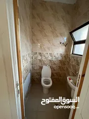  7 تصلح لاي عمل تجاري او حضانه