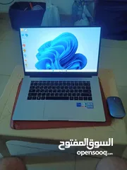  1 لابتوب استخدام شهر