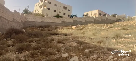  5 عماره سكنيه في صالحية العابد مكونه من أربع طوابق  وكراج وبئر ماء 60 متر وكوشان مستقل جميع الخدمات