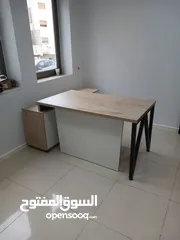  16 مكاتب مميزة  ارجل معدنية