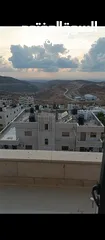  3 شقة للبيع تتكون من ثلاث غرف اوساع وثلاث برندات وثلاث حمامات وعمراة تتكون من اربع طبقات وكل طبقة شقتي