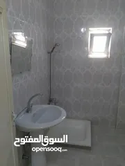  9 شقة نظيفة طابق اول في أبو علندا