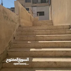  14 شقة طابق شبه ارضي للبيع العاجل بسبب السفر موقع مميز جدا قريب من كل  الخدمات