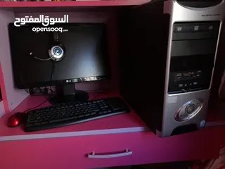  1 كمبيوتر للبيع بحالة جيدة