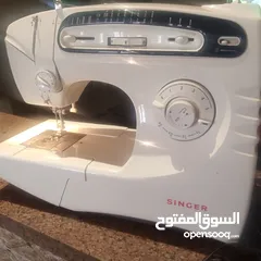  1 ماكينة خياطة سنجر بحالة الوكالة