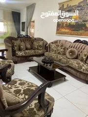  5 طقم كنب بحاله ممتازه للبيع