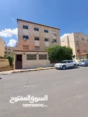  1 شقة مميزة جدا للبيع في البيادر حي الرونق قرب مدرسة ارقى التربوي