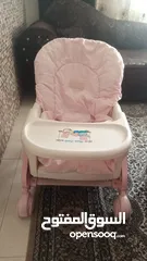  2 كرسي اطفال مع عجلات وقابل للطي وكوت نوم اطفال