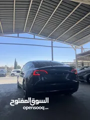  4 Tesla model 3:2023