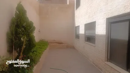  5 شقة أرضية للبيع