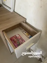  4 سرير طابقي مع مكتب و خزانة