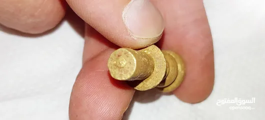  10 قطعة معدنية قديمة منقوشة  الراجح ختم قديم جدا خليط من المعادن ذهب ونحاس
