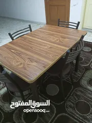  7 طاولة سفرة صغيرة أو مطبخ مع أربع كراسي بحال الجديد