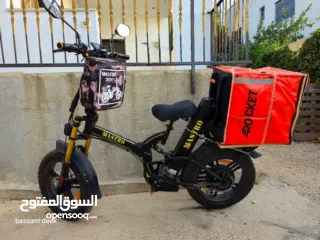  3 بسكليت كهرباء نوع ماسترو 60 فولت 26 أمبير 2000 ماطور البسكليت نظيف كل شي عليه شركة للمعني يراسلني