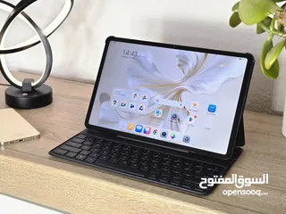  7 honor pad 9 مستعمل شهر ونصف مع الكيبورد والقلم والكارتون والشاحن والملحقات