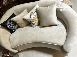  3 كنبة تصلح للديكور