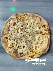  17 محل بيتزا ومعجنات وسناك للبيع بسعر مغري