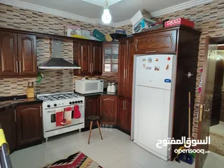  7 شقه للبيع الجبيهه إسكان المخابرات مقابل قصر الاميره بسمه