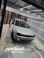  2 سيارة منفوضة بالكامل