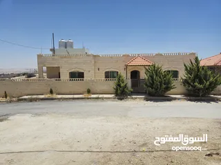  31 فيلا لم تسكن تشطيب فخم واجهة 35 متر حجر عالشارع في منطقة الجريبا - ياجوز