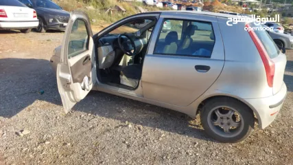  4 فيات بونتو 2005