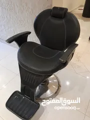  1 مستلزمات صالون بحالة ممتازة