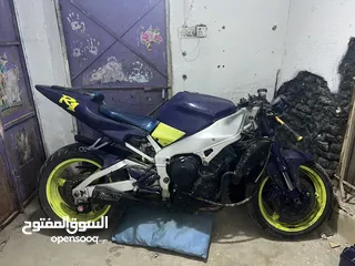  1 بطح ياماها R1 محرك 989 يعني الف الدراجه شغاله بس عوزها ترتيب