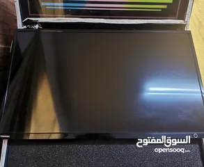  2 **للبيع: جهاز ألعاب الأركيد Pandora's Box 11D Plus مع شاشة 32 بوصة وإضاءة LED.