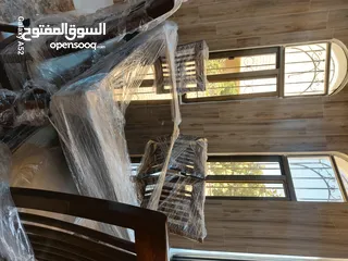  2 طاولة سفرة فاخرة للبيع بسعر مغري