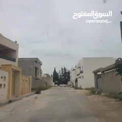  1 للبيع قطعة أرض سكنية طرابلس في منطقة السراج طريق المواشي بعد جامع الصحابة ومدرسة المعرفة