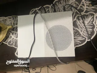  3 اكسبوكس ون إس للبيع  ون تيرا طبعا عليه فيفا 26