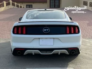  6 FORD MUSTANG  GT 5.0