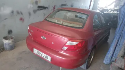  10 كيا ريو توماتيك موديل 2000