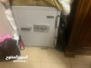  2 خزنة للبيع