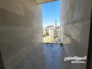  6 شقة مع استوديوا للبيع