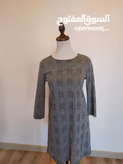  19 عدة فساتين جديدة و ماركات اسعارها من 10-12 دينار.