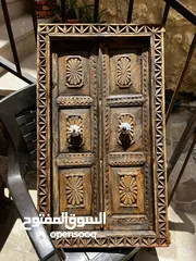  1 شباك قديم جدا من النوادر للبيع او للبدل على اي اشي