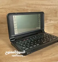  1 Sharp Zaurus ZR-5000 Black & Gray Handheld PDA Personal Electronic Organizer