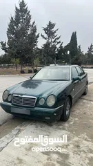  6 مرسيدس للبيع قرش ونص  مرخص سنه سبب البيع خارج البلد