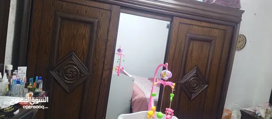  2 غرفة نوم كاملة للبيع  تشمل جميع مرافقها اللون بني غامق  ............................................