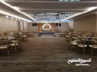  24 كوشة دائرية بتنسيق ورد مميز مع كامل اكسسوراتها