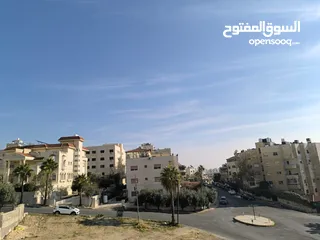  9 عقار سكني مميز للبيع في عمان الغربية الچاردنز قريب من كل الخدمات مع إطلالة بوجهتين