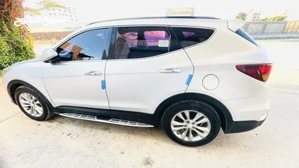  5 هيونداي سانتافيه دفع رباعي - بحالة ممتازة داخليا وخارجيا - GLS  Hyundai SantaFe