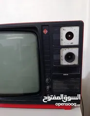  2 تلفزيون قديم ابيض واسود،  للبيع،  بحاجة للصيانة.